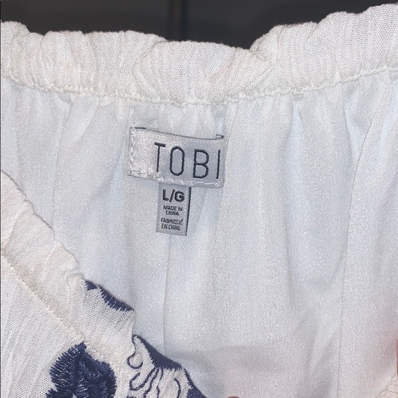 Off Shoulder White Embroidered Dress - Picture 4 of 5